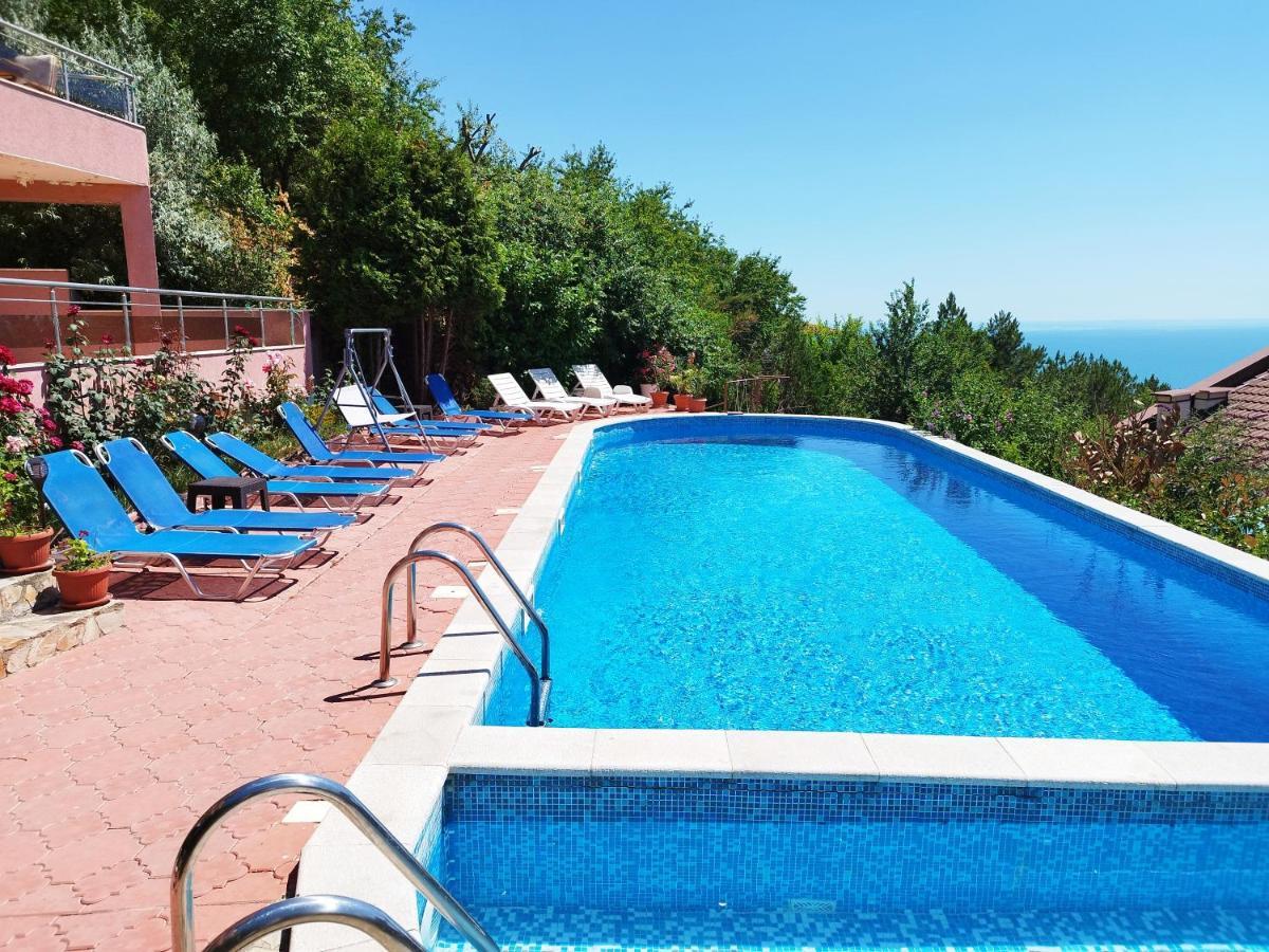 Green, Quiet And Beautiful 1 Apartment Kavarna Exterior photo