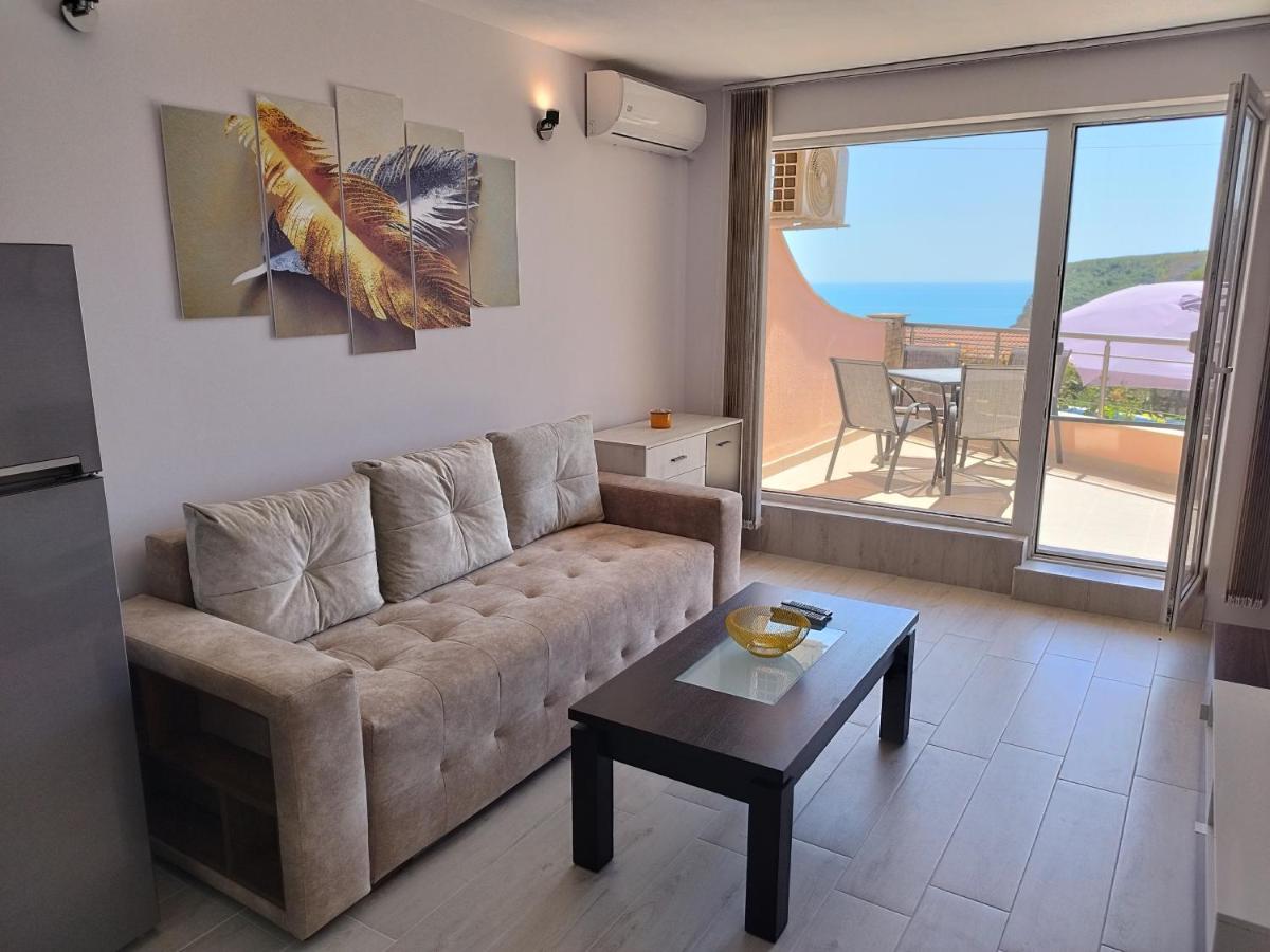 Green, Quiet And Beautiful 1 Apartment Kavarna Exterior photo