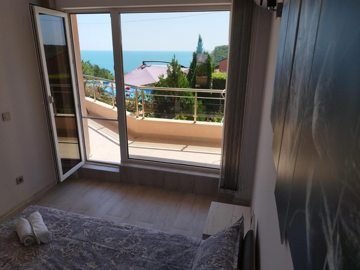 Green, Quiet And Beautiful 1 Apartment Kavarna Exterior photo